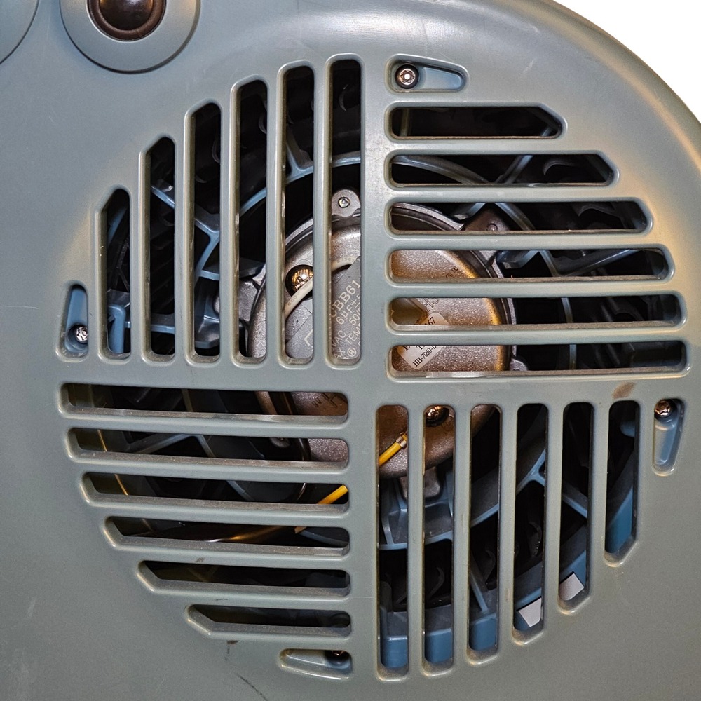 Lasko Misto 7054 Outdoor Misting Fan Blue Gray 3 Speed Oscillating Blower Fan - Picture 8 of 13